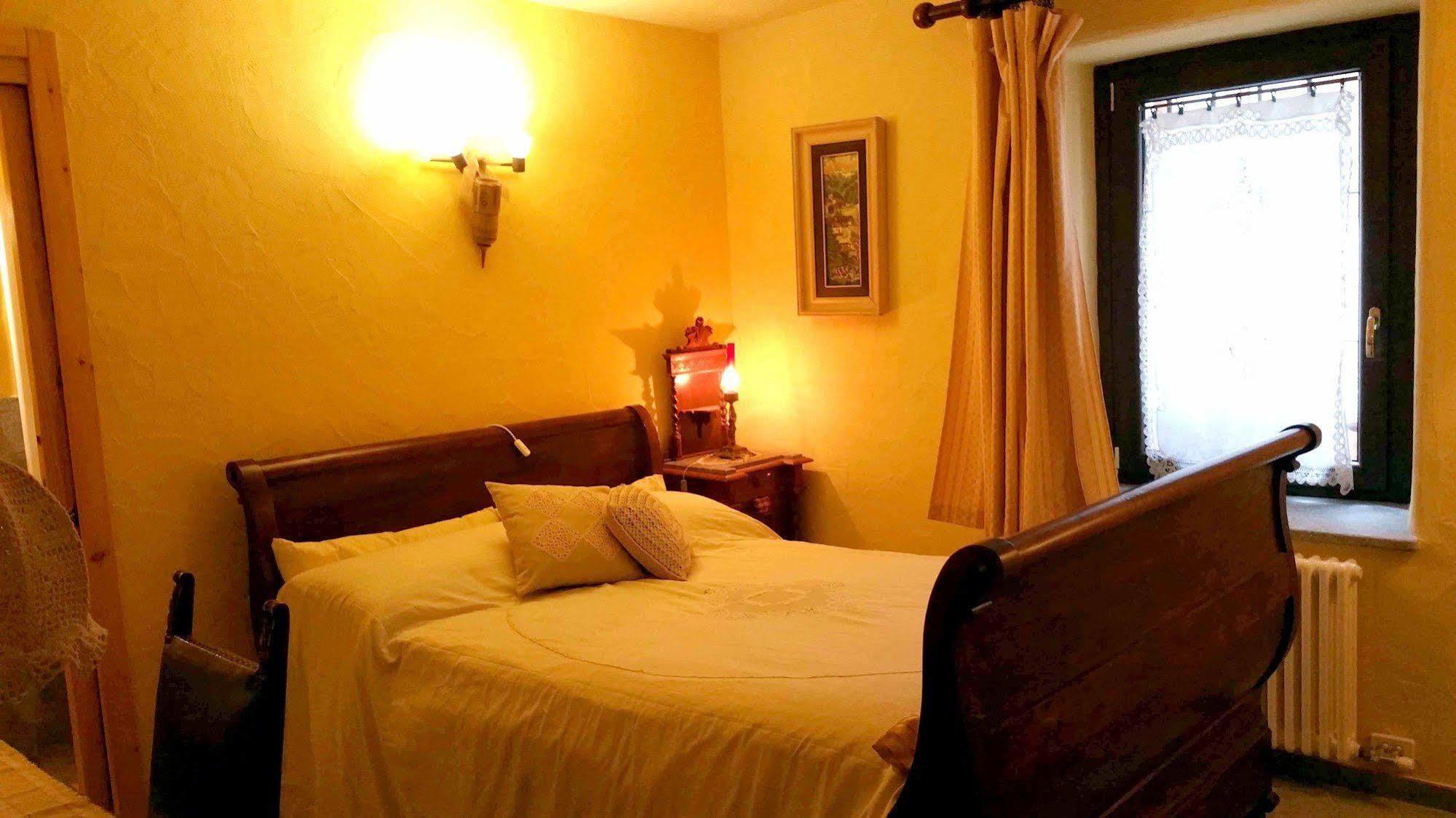 Maison Du-noyer Et Tables D'hotes Guest house