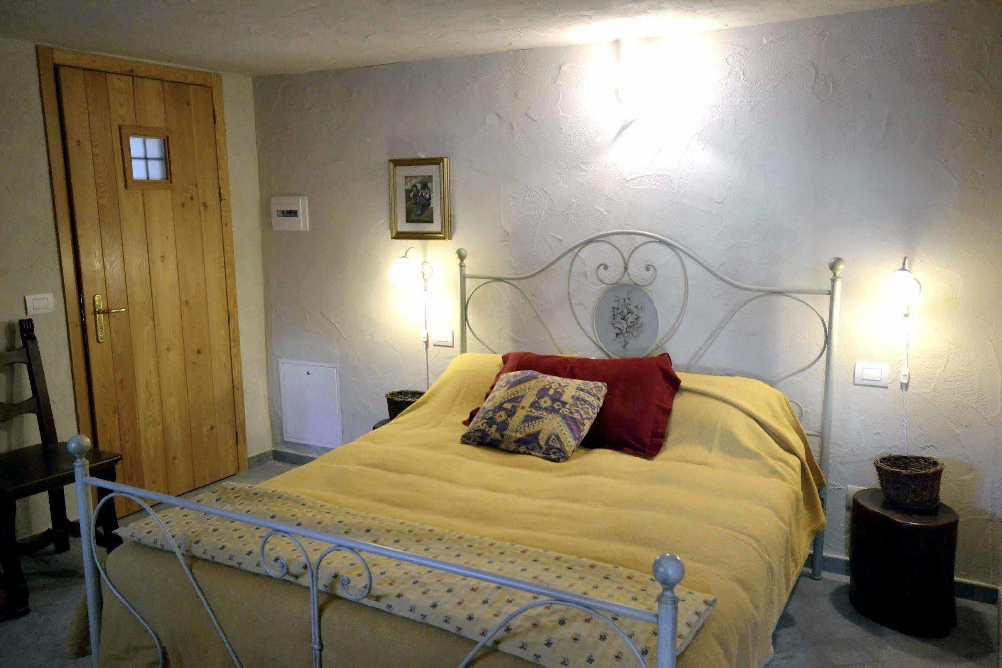 Maison Du-noyer Et Tables D'hotes Guest house 2*