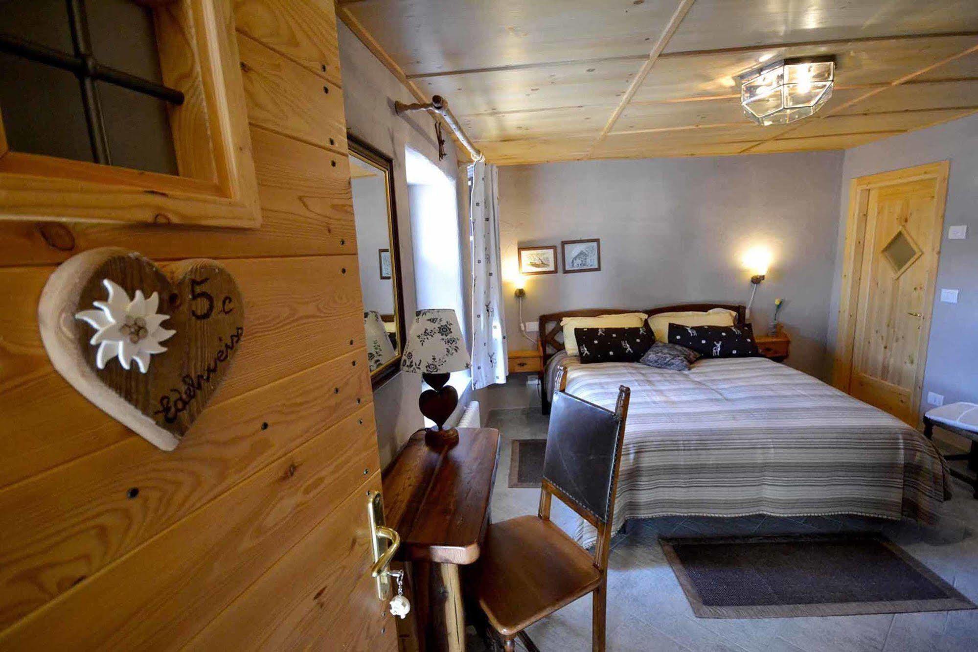 Guest house Maison Du-noyer Et Tables D'hotes