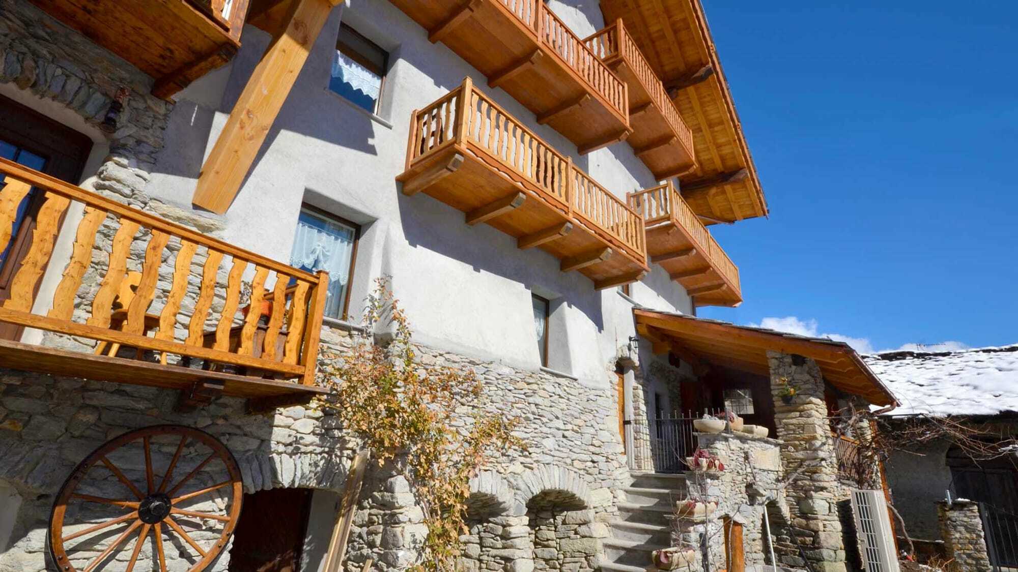Maison Du-noyer Et Tables D'hotes Aosta